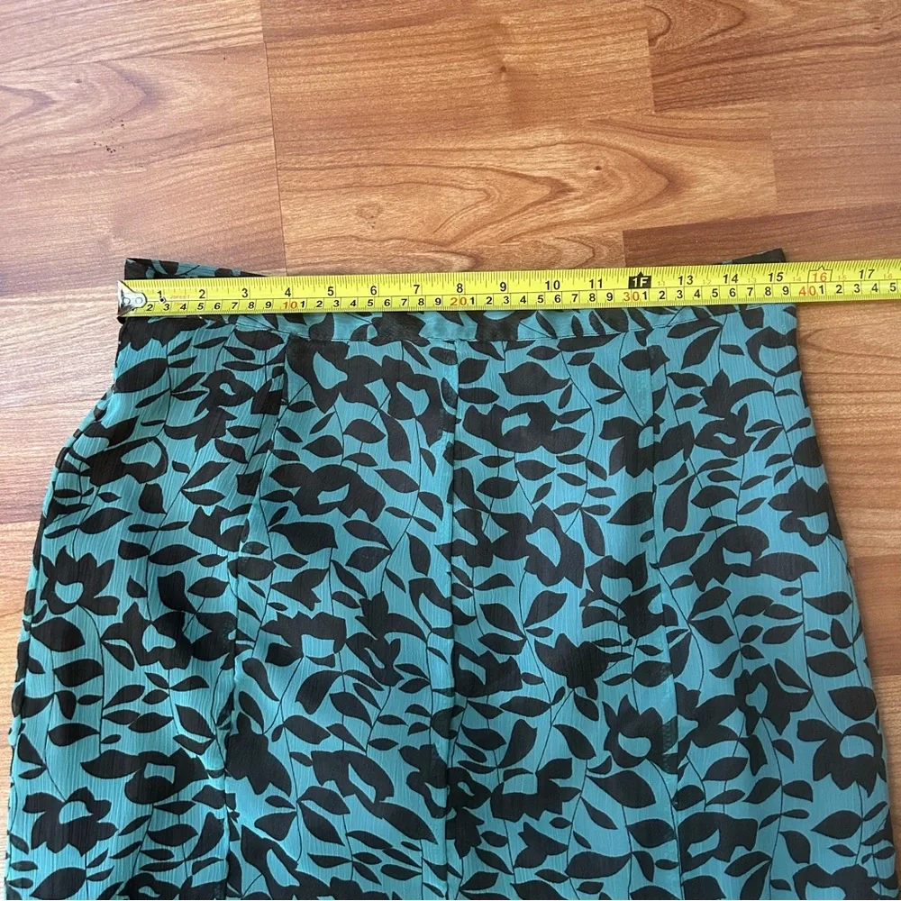Green print skirt and blouse set - size M